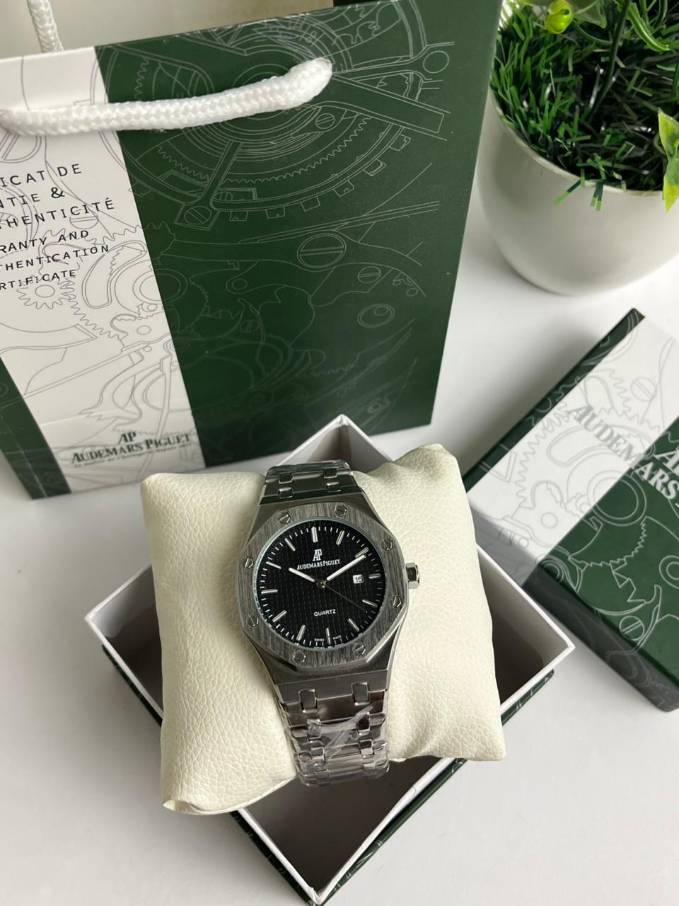 AUDEMARS PIGUT Royal oak-Black