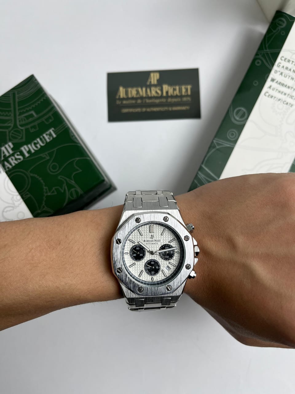 AUDEMARS PIGUT-White - Black Steel