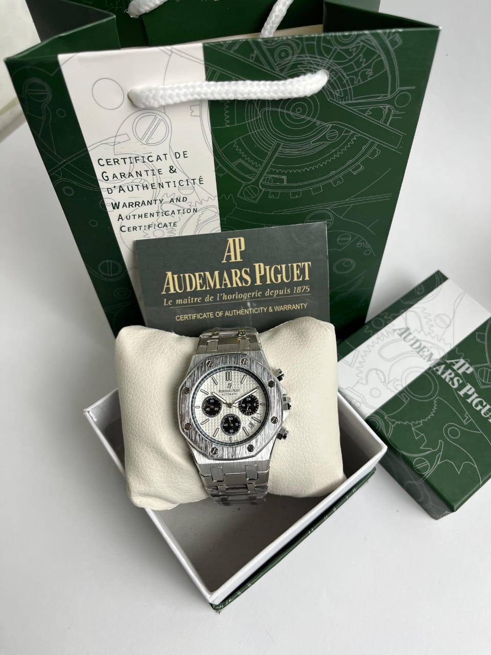 AUDEMARS PIGUT-White - Black Steel