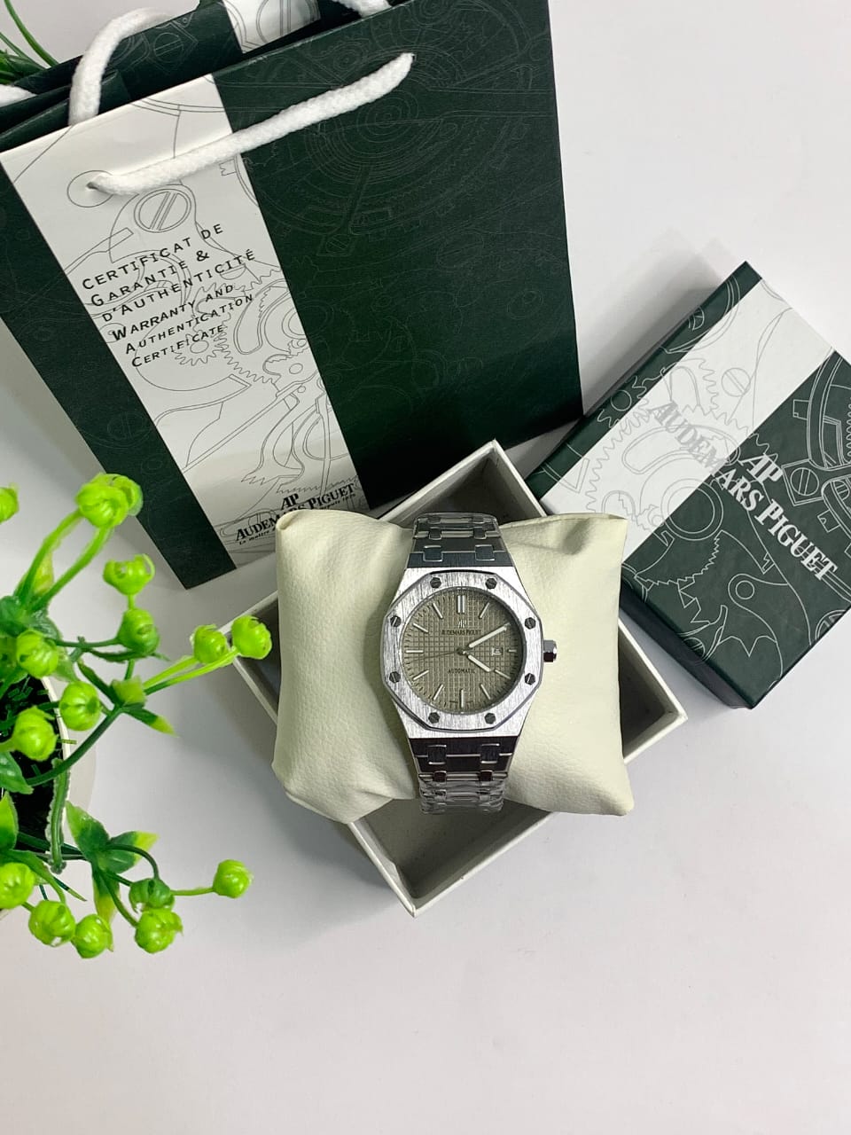 AUDEMARS PIGUT Royal oak-GRAY