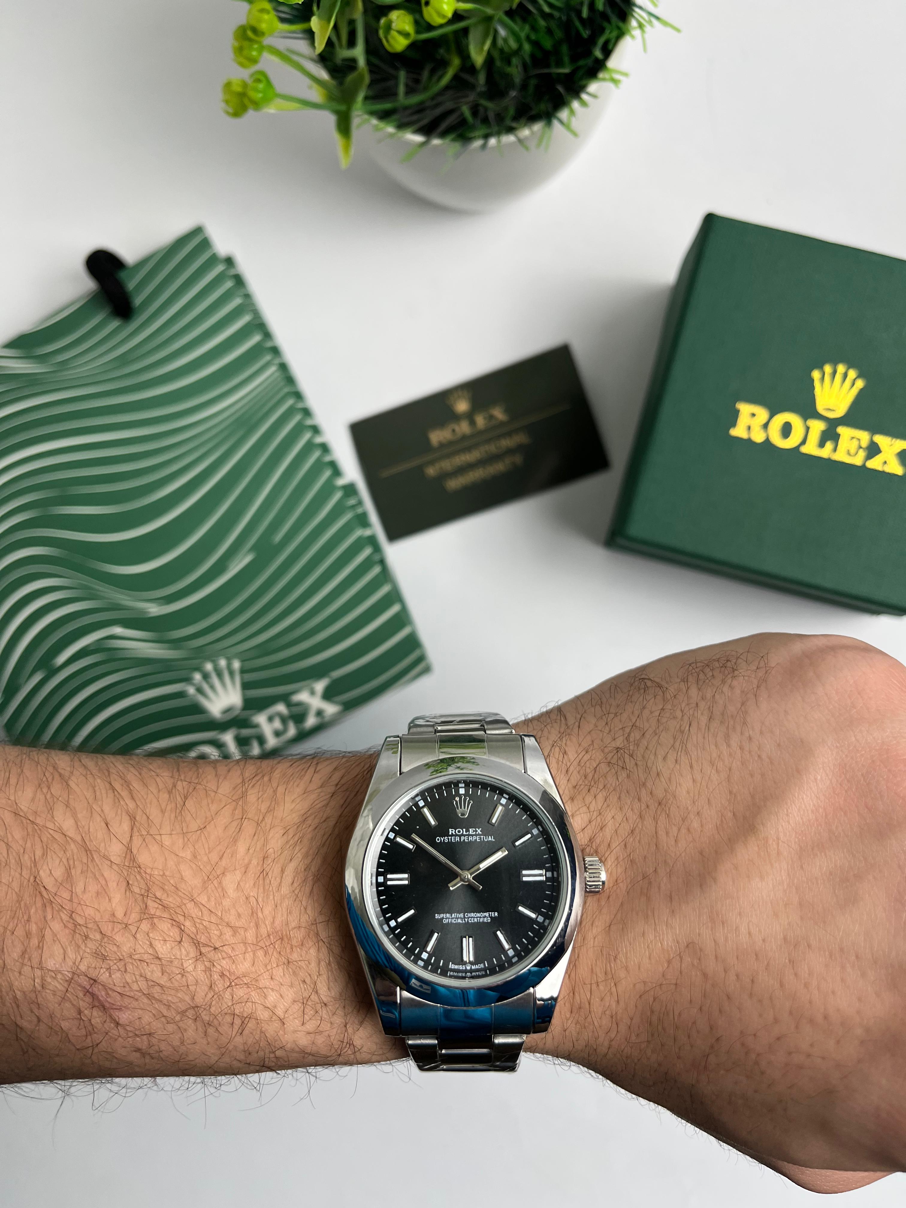 ROLEX OYSTER– BLACK