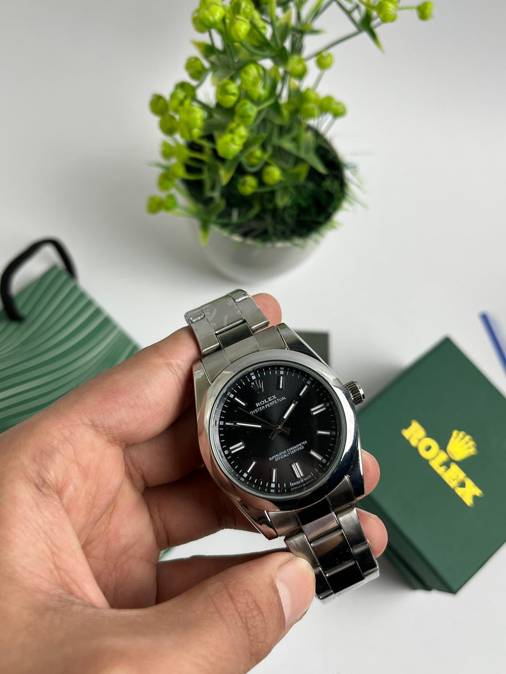 ROLEX OYSTER– BLACK