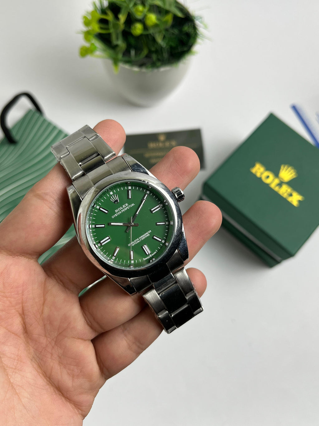 ROLEX OYSTER– GREEN