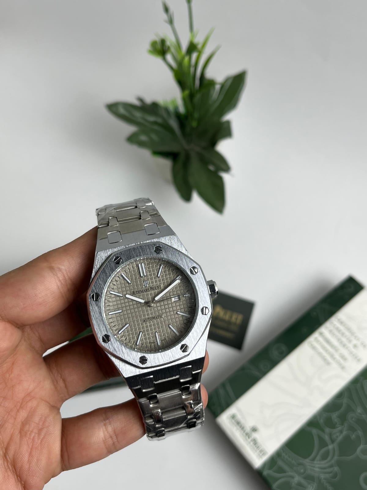 AUDEMARS PIGUT Royal oak-GRAY